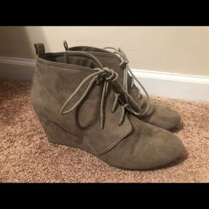 Taupe New Directions heels.